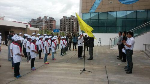 “藏甘少年手拉手-民族團(tuán)結(jié)一家親”夏令營活動(dòng)在西藏青少年實(shí)踐教育基地啟動(dòng)